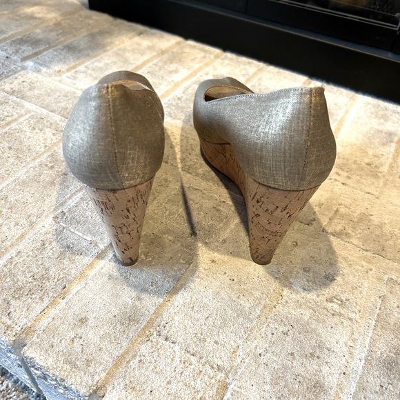 Nine West gold platform wedges, 7.5 - Picture 6 of 13